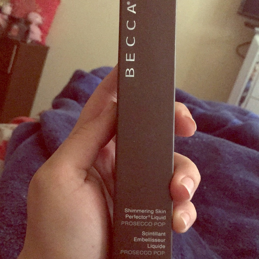 Becca liquid highlighter